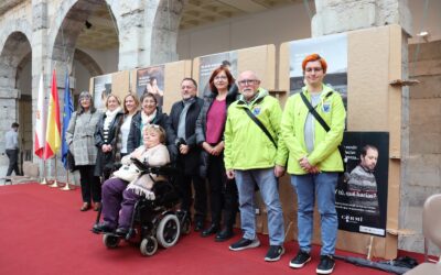 Representantes de las entidades de COCEMFE Cantabria en el Parlamento por la celebración del Día Internacional de las personas con discapacidad
